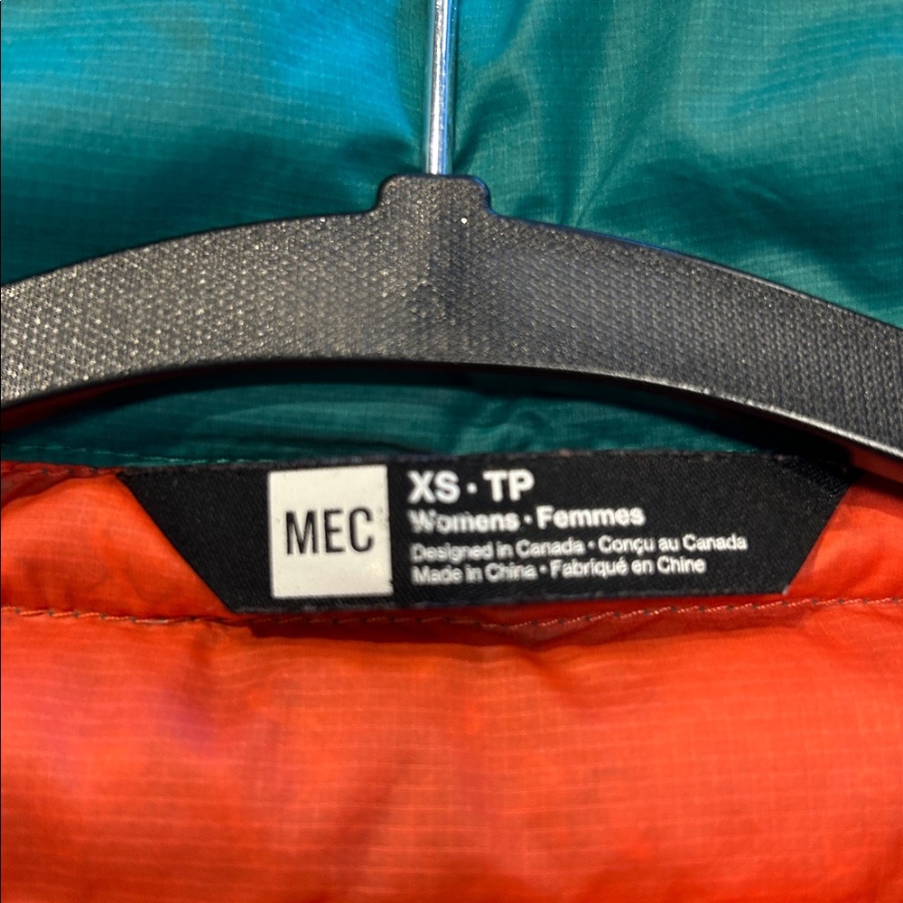 MEC Boundary Light Down Puffer Vest XS | Green & Blue Outdoor Insulated - Picture 3 of 8